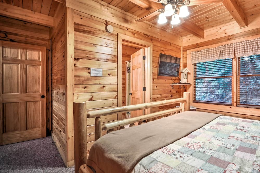 Cozy Sevierville Home: 15 Mi to Pigeon Forge!