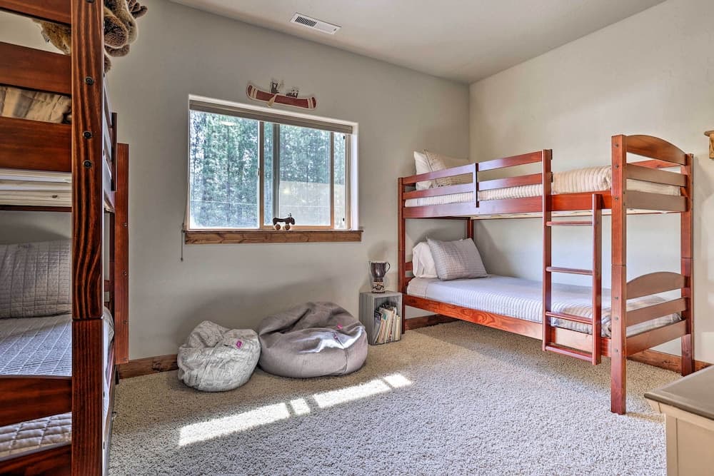 Chic House w/ Patio: 2 Blocks to Payette Lake!