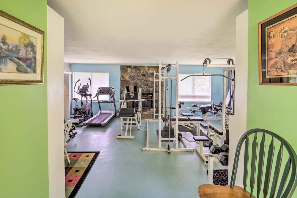 Furnished Deck + Home Gym: Bakersville Retreat!