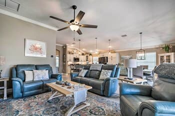 Modern Florida Home w/ Lanai & Pools!