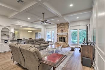 Spacious Waco Home ~ 9 Mi to Magnolia Market