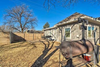 Charming Home w/ Yard - Half-mi to Texas Tech