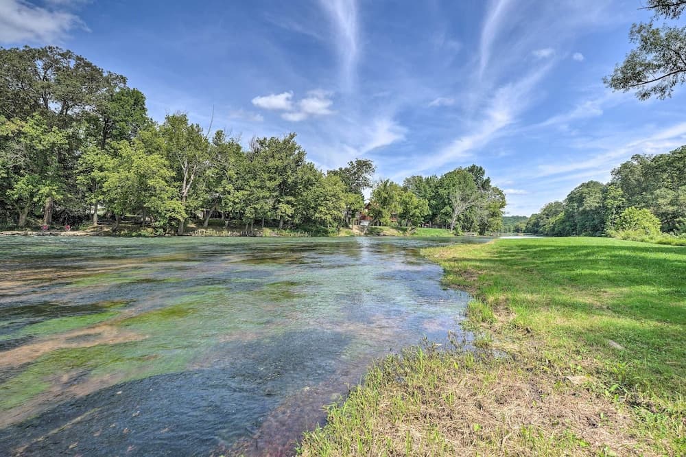 'angler's Ridge' Waterfront Family Getaway!