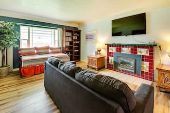 Spacious Wyoming Retreat: Fishing & Hunting