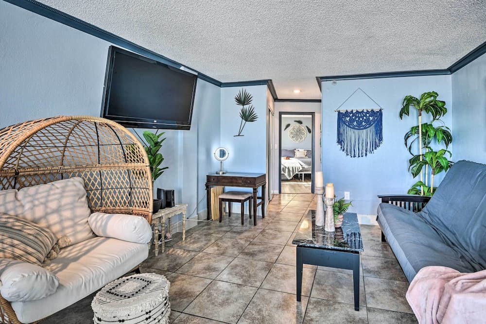 Oceanfront Daytona Beach Condo w/ Balcony!
