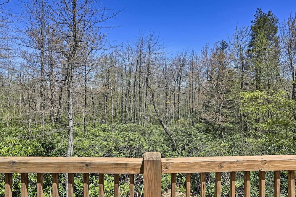 6 Mi to Kalahari: Pocono Pines Golf Course Home!