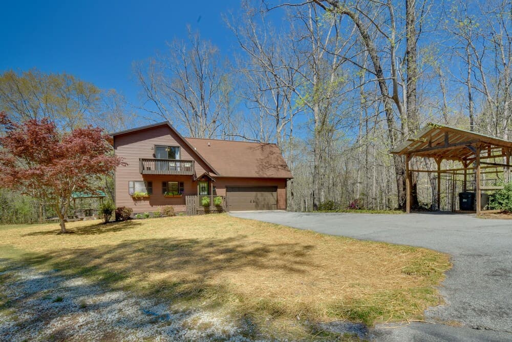 Charming Cottage Near Clemson & Lake Hartwell!