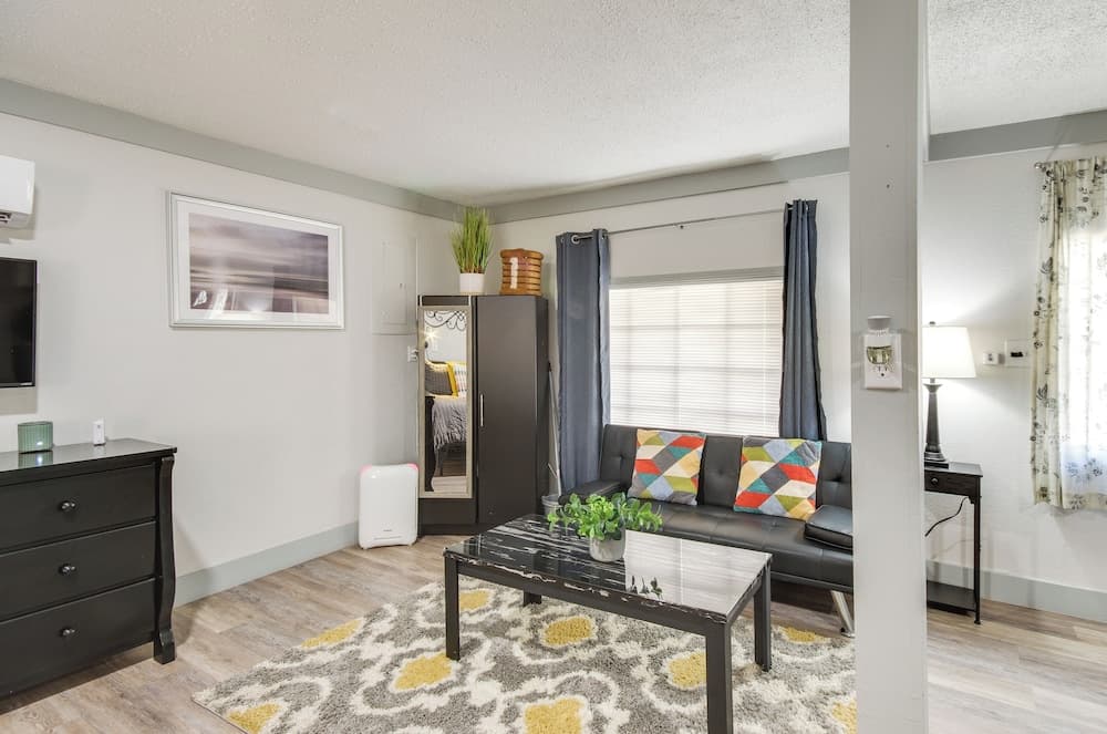 Greenwood Studio Cottage < 1 Mi to Downtown!