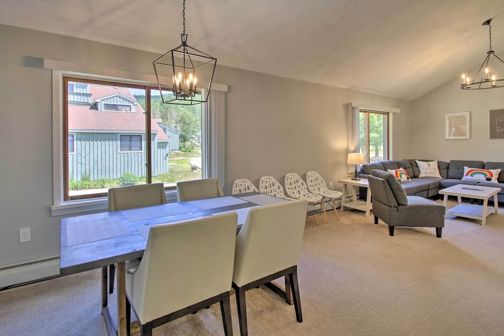 Chic Resort Condo ~ 1 Mi to Attitash Mountain!