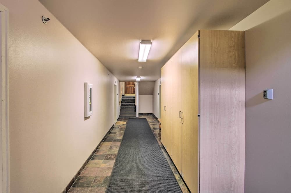 Cozy Montana Condo w/ Walk to Big Sky Resort!