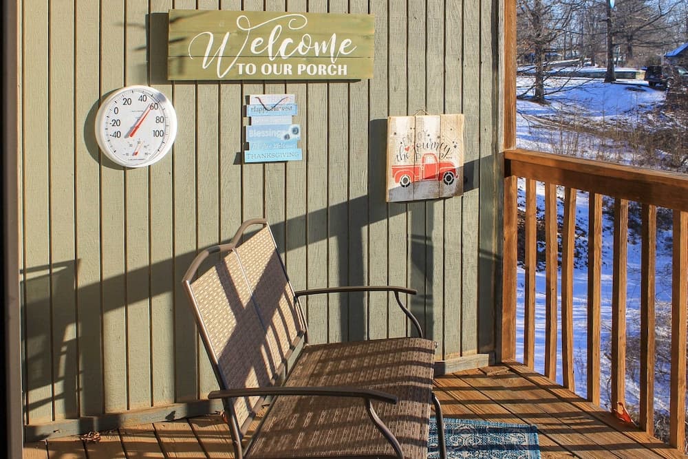 Family Getaway - 1 Mile to Silver Dollar City!