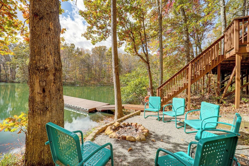 Hocking Hills Lake Gem w/ Hot Tub, Dock, 100 Acres