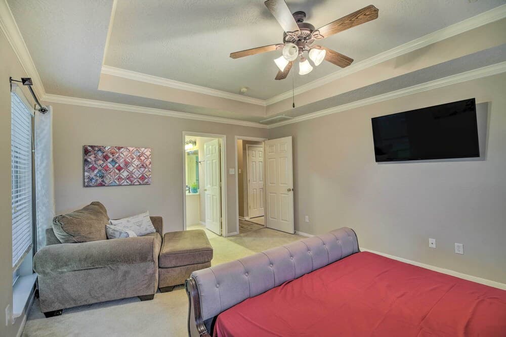 Family-friendly Retreat Near Lake Houston!