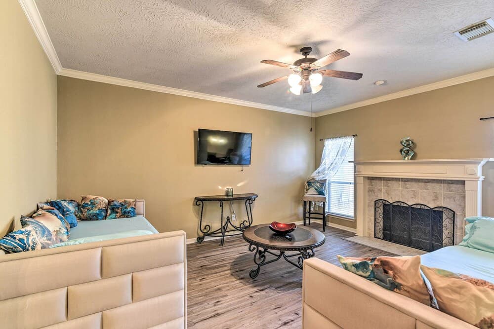 Family-friendly Retreat Near Lake Houston!