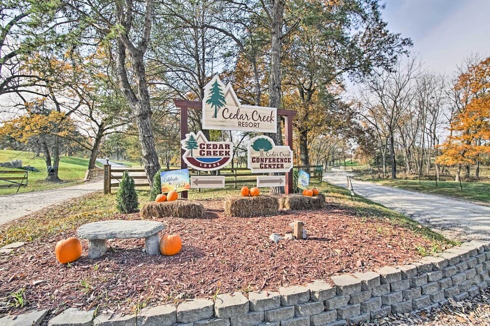 Lakefront Vacation Rental w/ Patio & Grill!