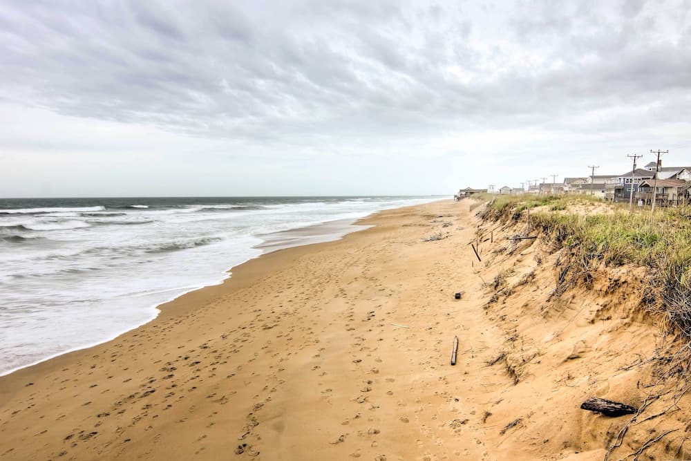 Kitty Hawk Townhome at Sea Dunes - Walk to Beach!