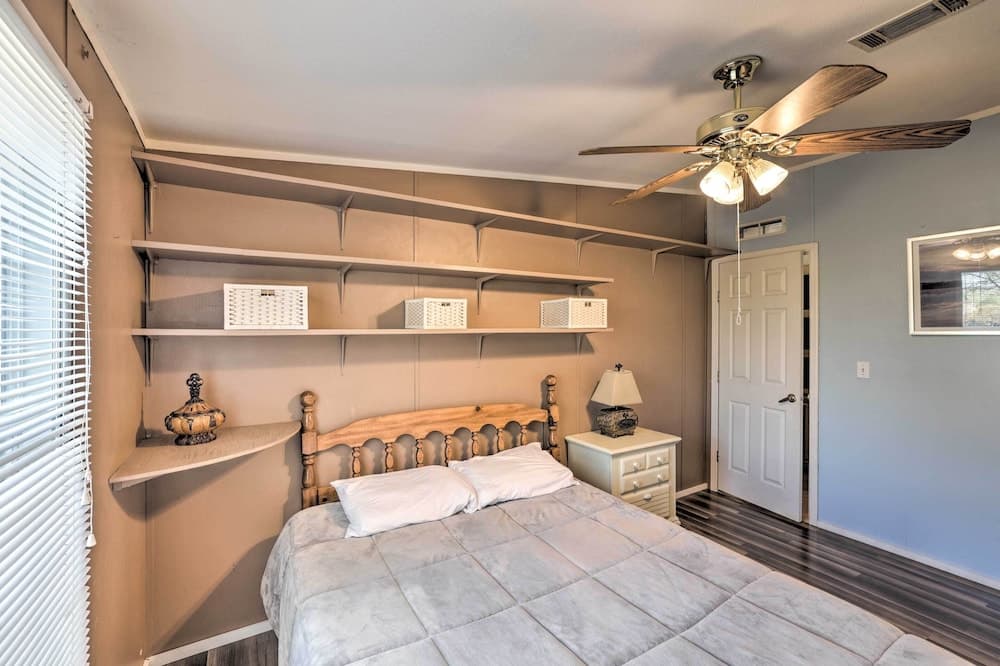 'overlook Lodge' Kid-friendly House w/ Deck!