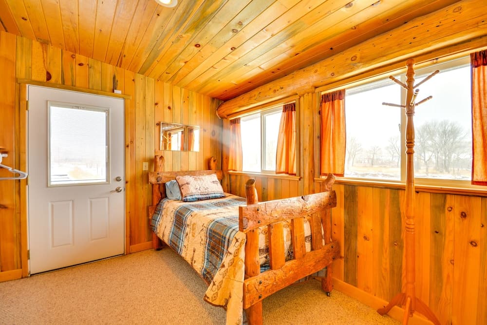 Cody Vacation Rental Near Cedar Mountain!