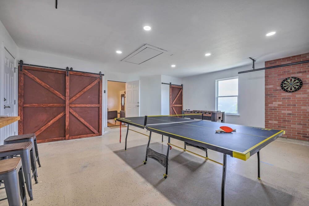 La Paloma Home w/ Game Room ~ 3 Mi to Lake