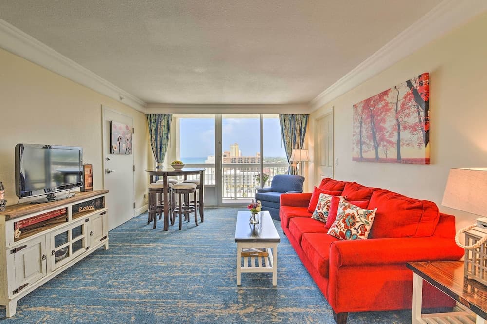 Daytona Beachfront Condo w/ Ocean View