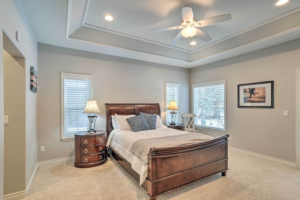 Klamath Falls Home w/ Resort Amenities!