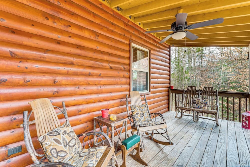 Fireside Gatherings: Smoky Mtn Cabin Hideaway!