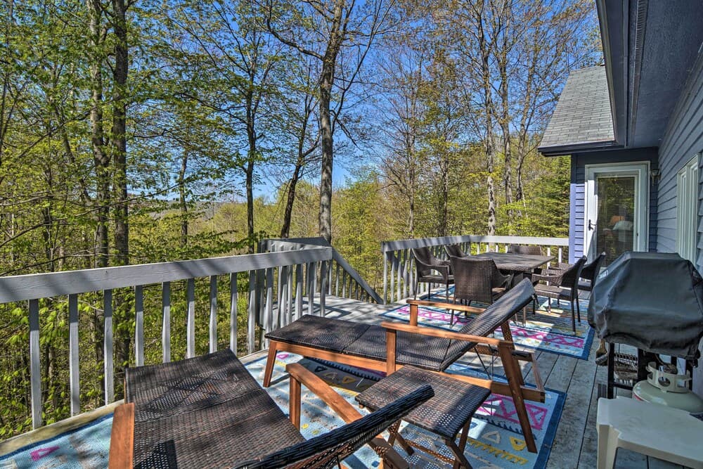 Resort-style Harbor Springs Home Near Ski Resort!