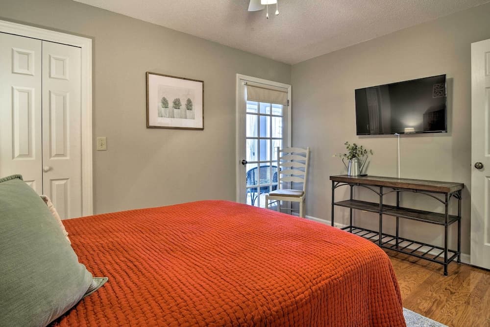 Pinehurst Condo ~ 2 Miles to Downtown & Resort!