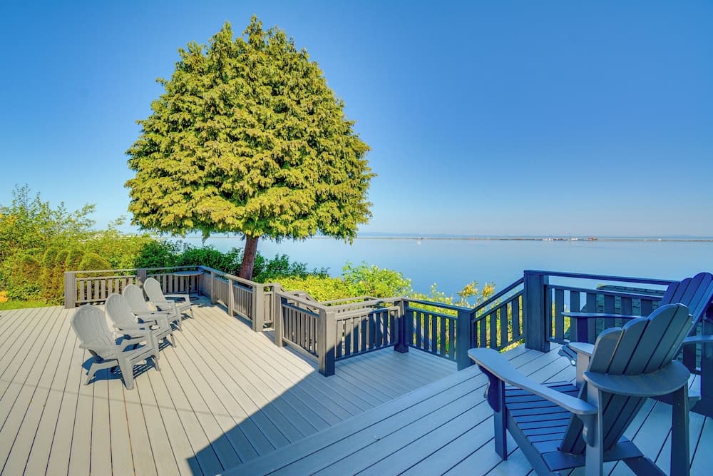 Chic Port Angeles Home w/ Oceanfront Balcony!