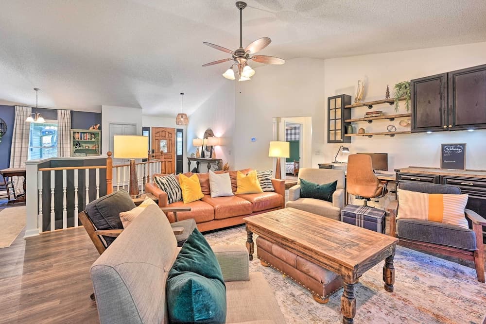 Lakefront Anderson Paradise: Dock, Fire Pit!