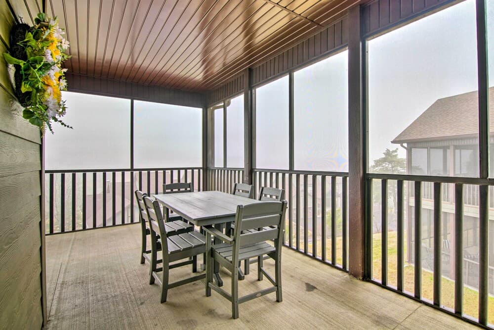 Branson West Condo w/ Balcony, 2 Mi to SDC