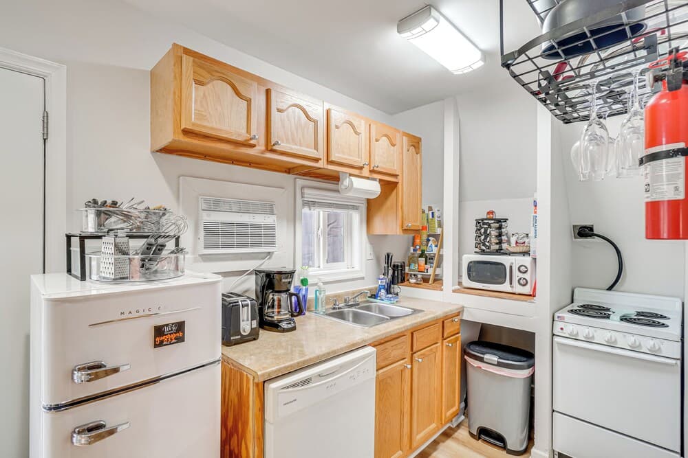 Epic Brunswick Apartment With Deck!