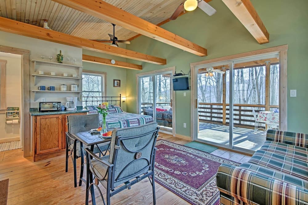 Screened Porch: The Coop Robbinsville Cabin!
