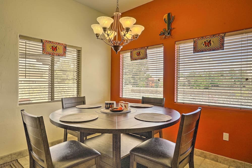 Rustic Las Cruces Escape - 2 Mi to Nmsu!