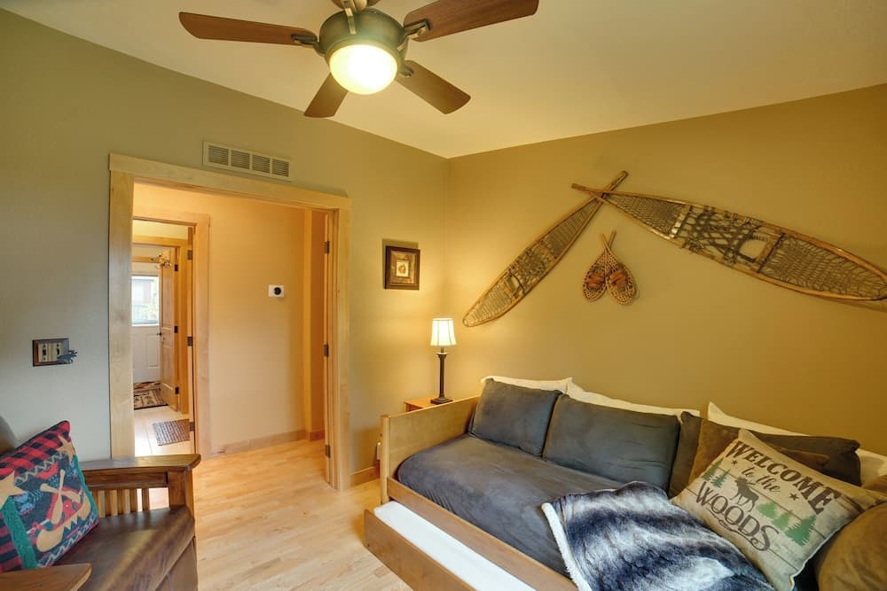 'moose Lodge' Cabin w/ Entertainment Gazebo!