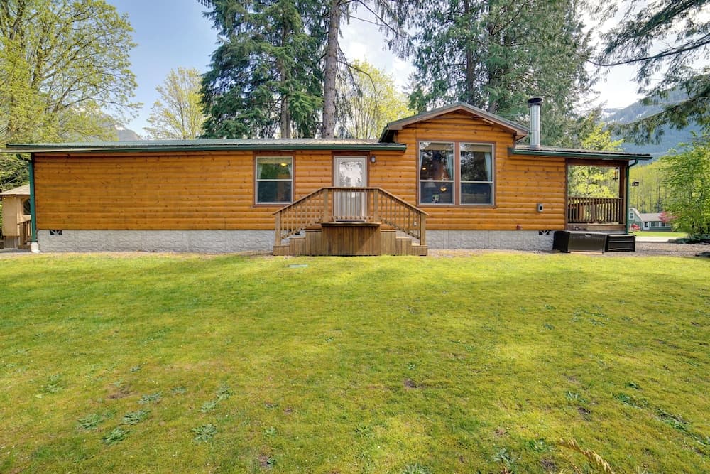 'moose Lodge' Cabin w/ Entertainment Gazebo!