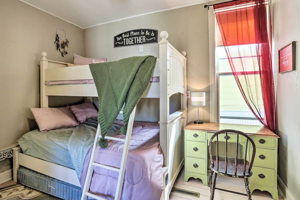 Cozy Lead Home w/ Gold Mine & Mountain Views!