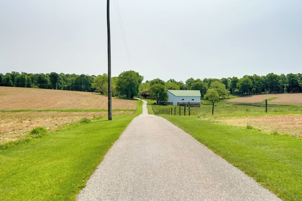 2 Mi to Wineries: Calm Cottage on 90 Acres w/ Barn