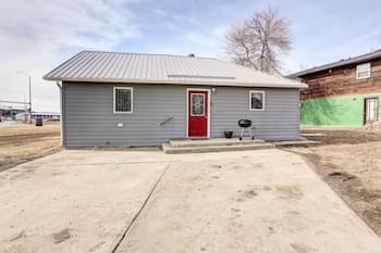 Pierre Vacation Rental w/ Grill & Fenced Yard