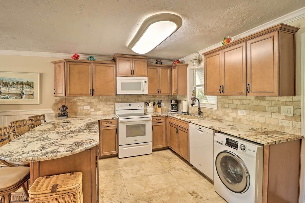 Marathon Vacation Rental With Pool Access!