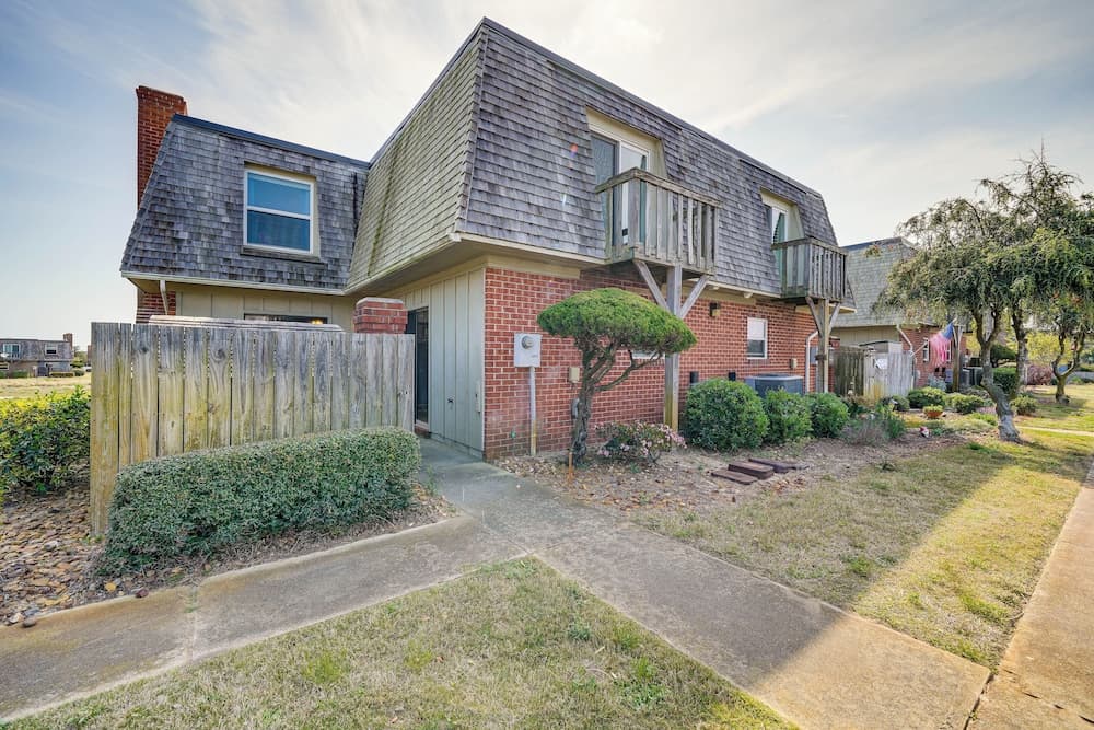 Kitty Hawk Vacation Rental: 1 Mi to Beaches!