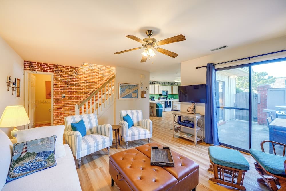 Kitty Hawk Vacation Rental: 1 Mi to Beaches!