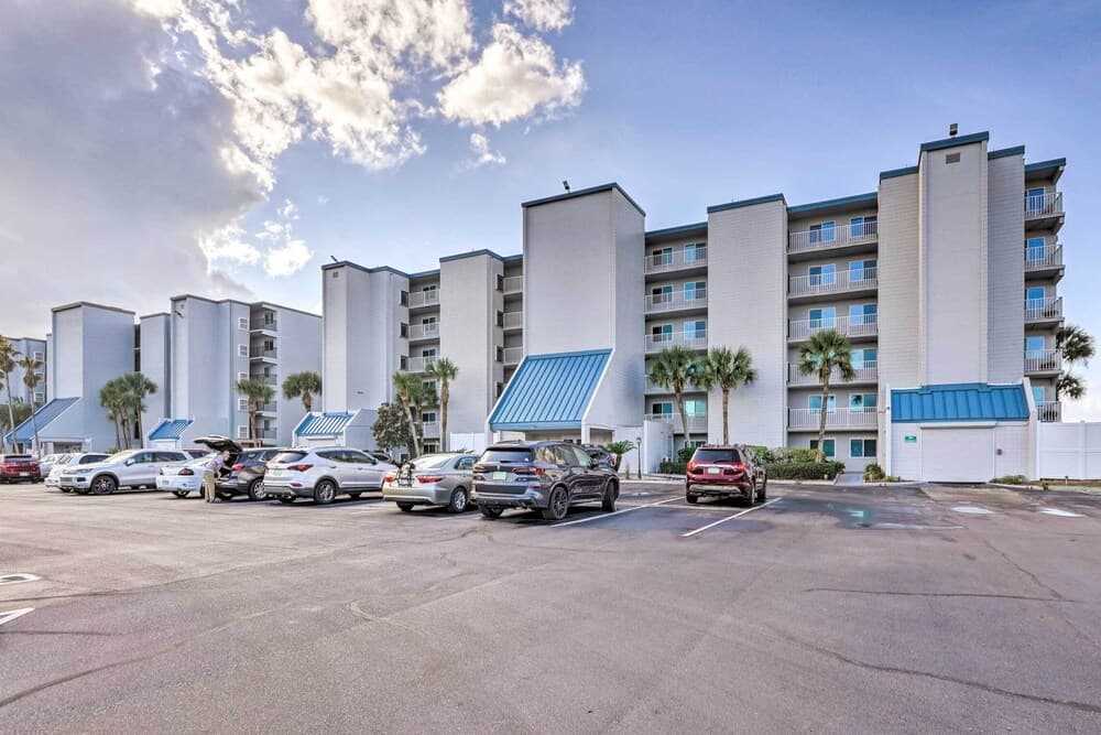 Condo w/ Views & Balcony on Panama City Beach!