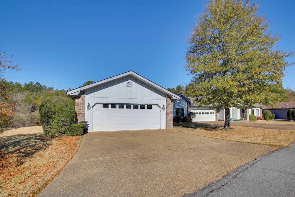 Lake Balboa Access: Home w/ Dock & Yard