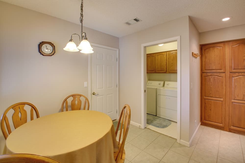 Lake Balboa Access: Home w/ Dock & Yard