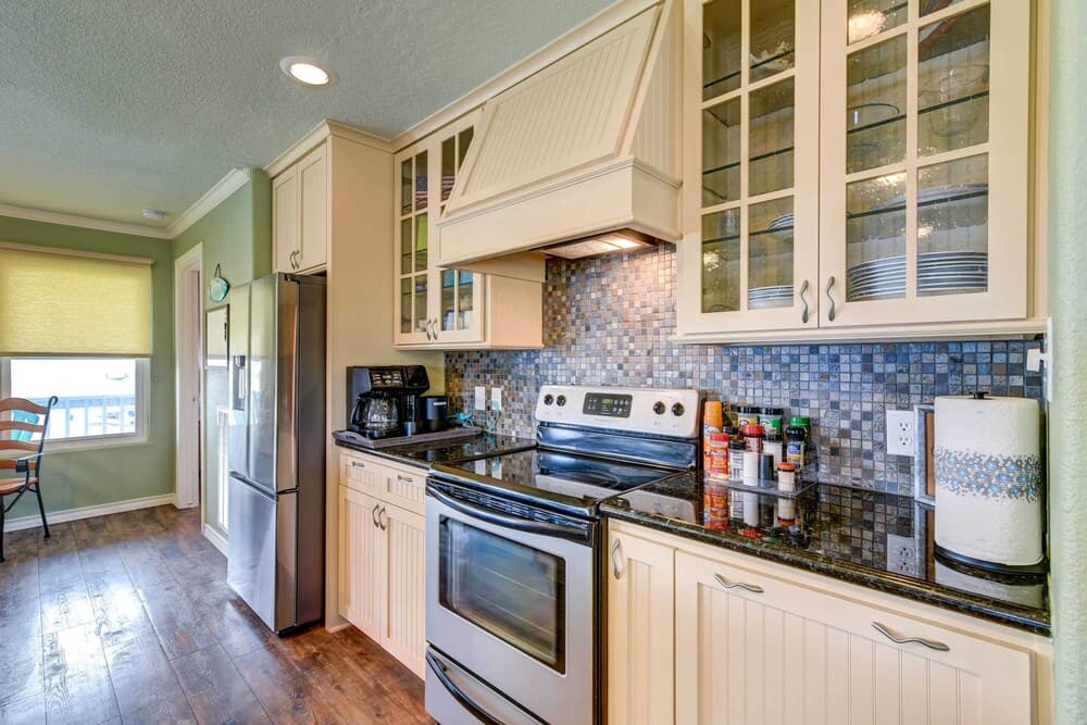 Sunny Freeport Home on Canal: Fish On-site!