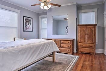 Haunted Shreveport Home ~ 3 Mi to Downtown Fun!