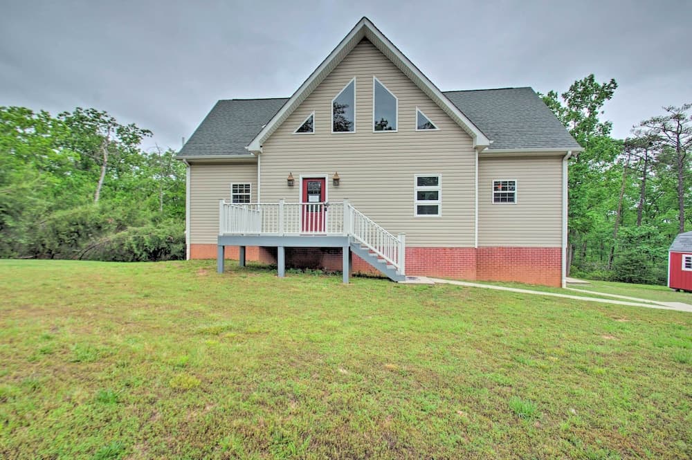 Yogis Paradise w/ Deck ~ 1 Mi to Yogaville!