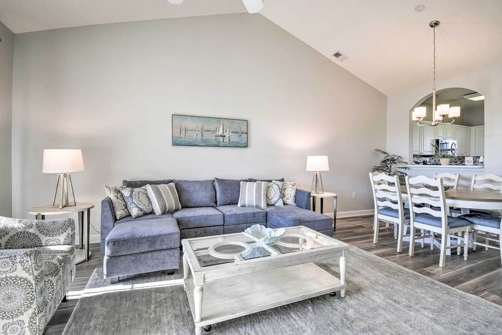 Shuttle to Ocean! North Myrtle Beach Retreat