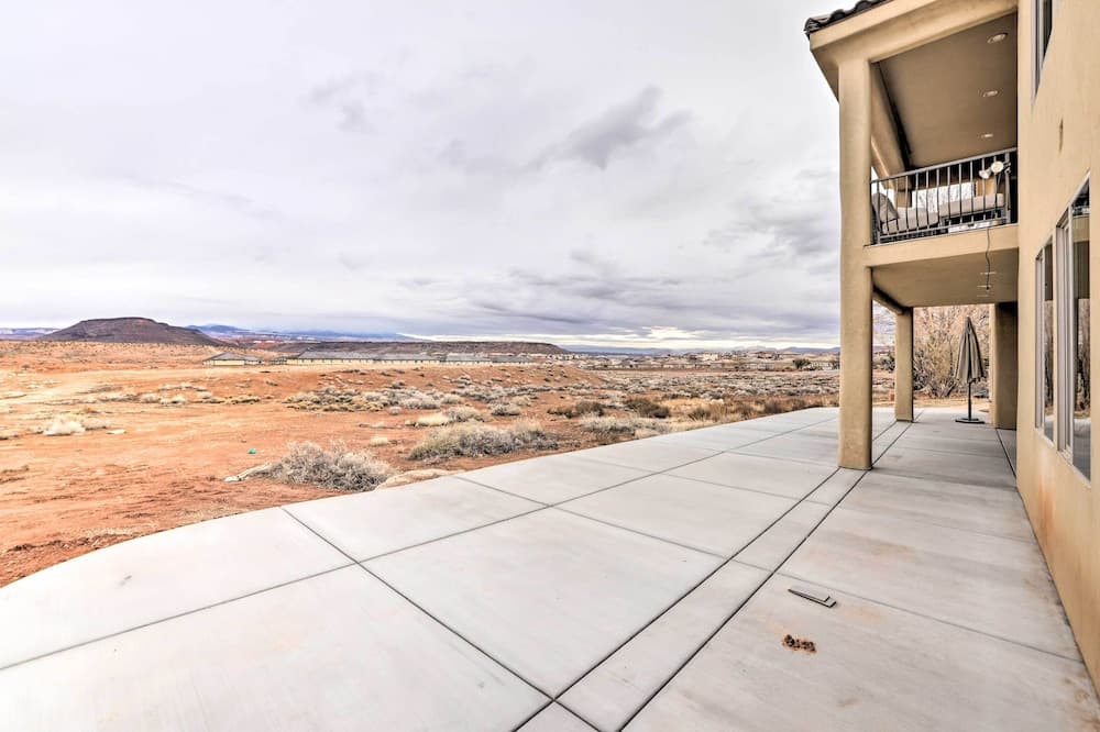 Modern Apartment w/ Beautiful Mountain Views!